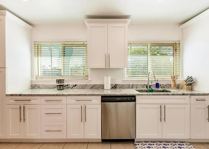 New! Dock Canal Family Home W/Pool & Gulf Access!