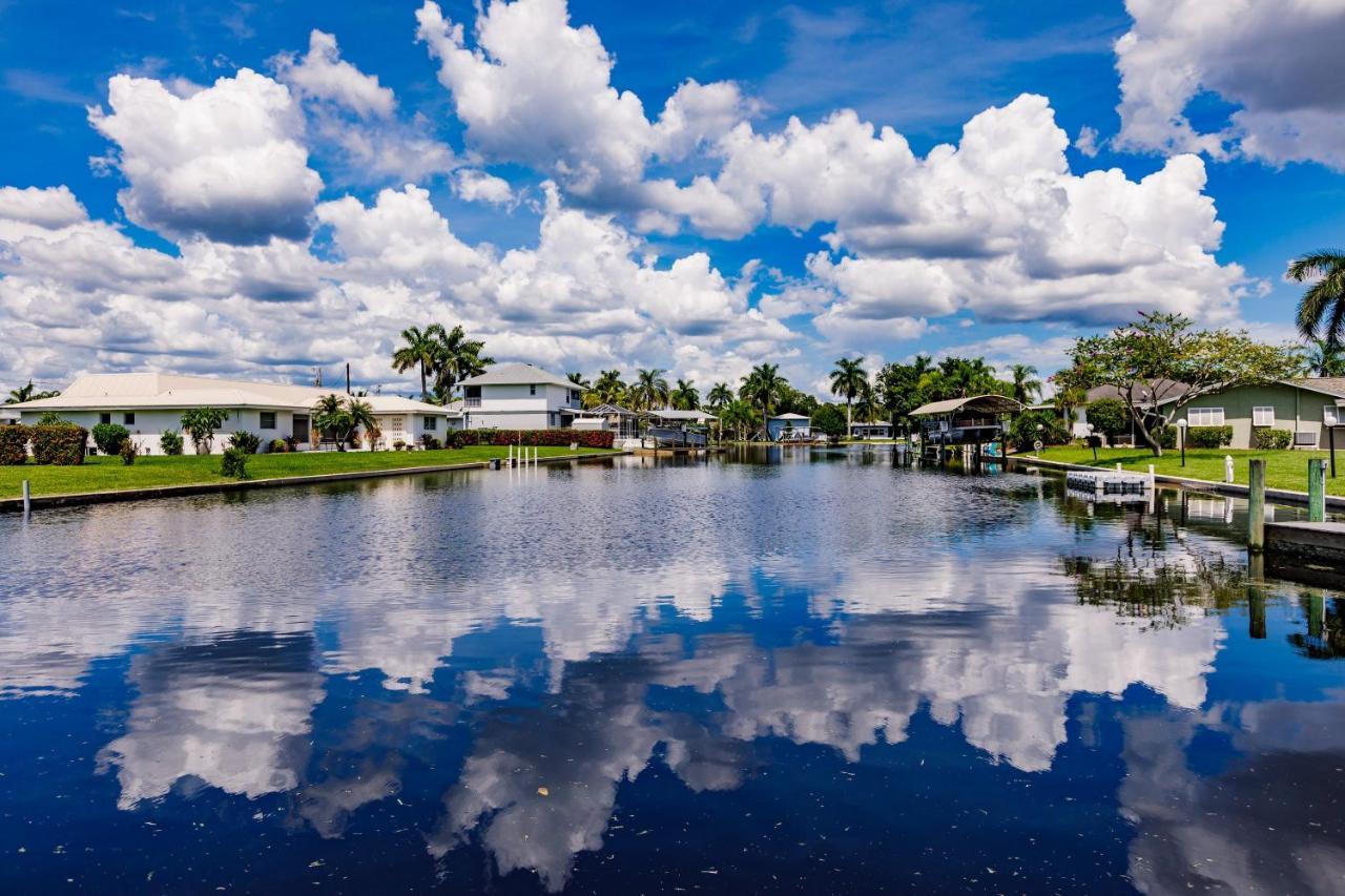 New! Dock Canal Family W/pool & Gulf Access! Holiday home North Fort Myers