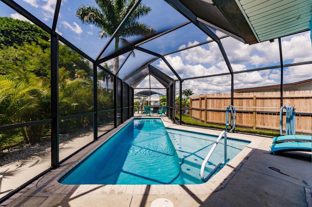 New! Dock Canal Family W/pool & Gulf Access! Holiday home *