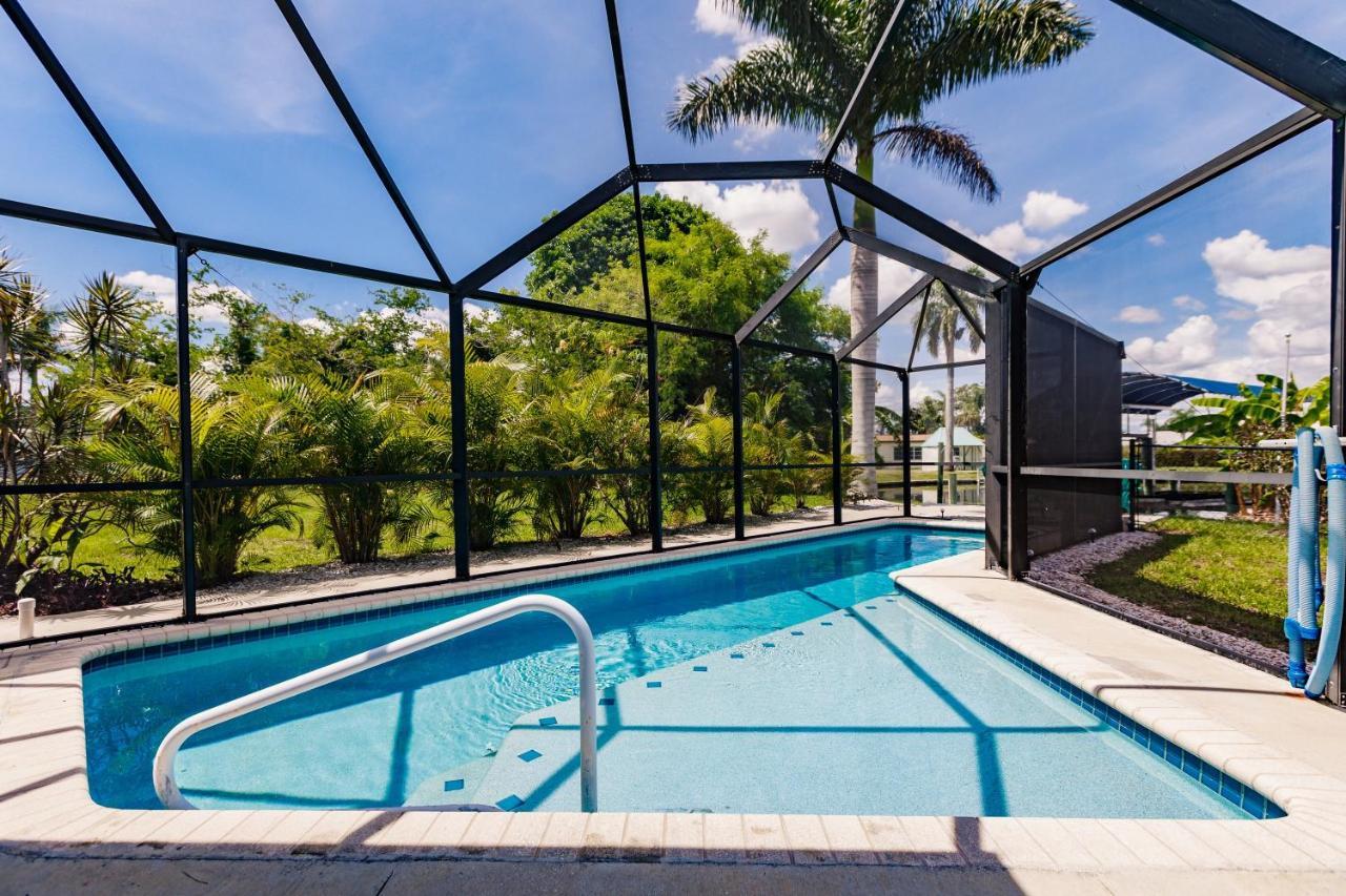 Holiday home New! Dock Canal Family W/pool & Gulf Access! North Fort Myers