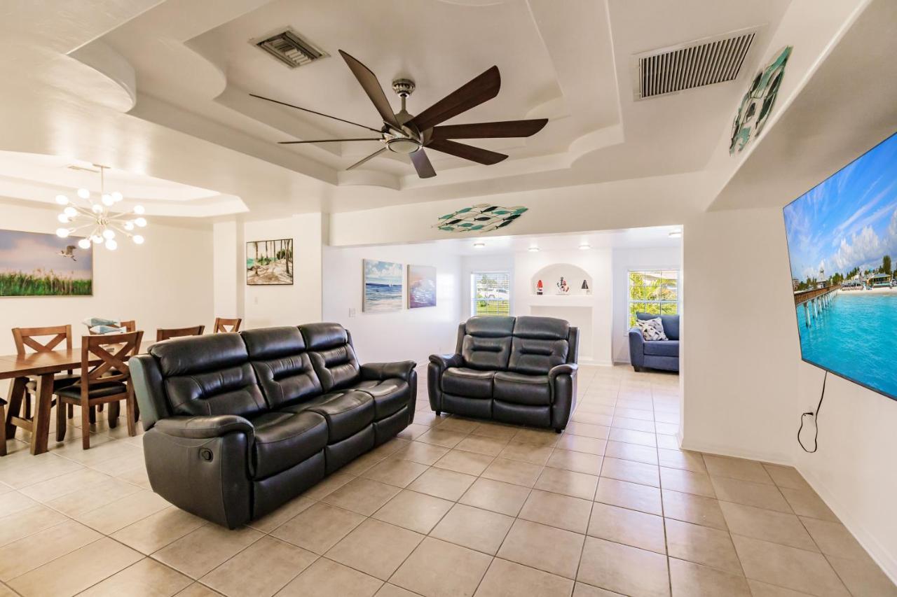 New! Dock Canal Family W/pool & Gulf Access! North Fort Myers