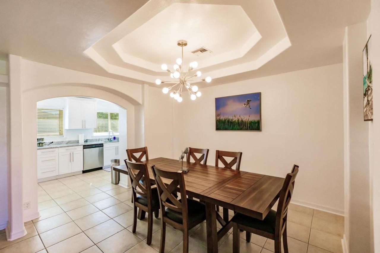 New! Dock Canal Family W/pool & Gulf Access! North Fort Myers