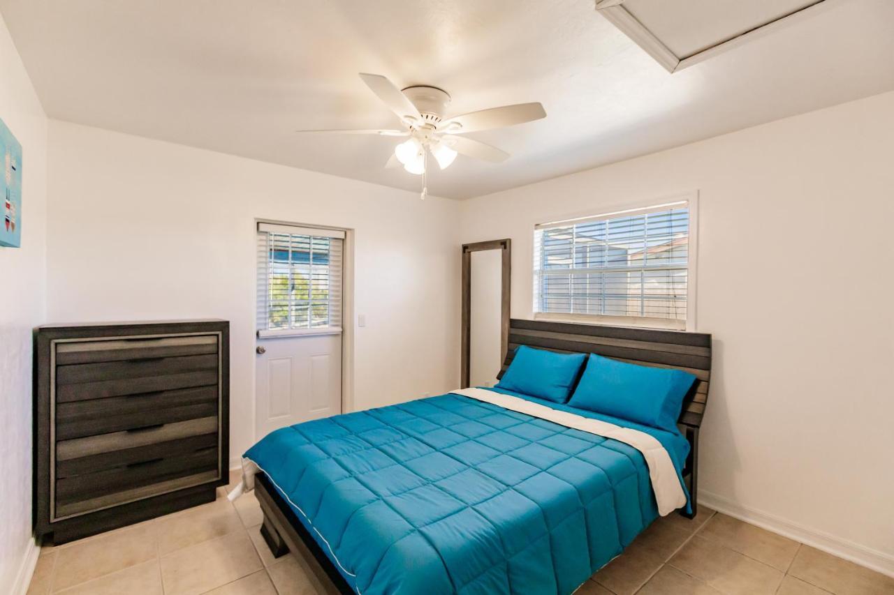 Holiday home New! Dock Canal Family W/pool & Gulf Access!