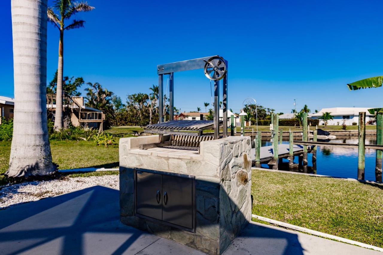 New! Dock Canal Family W/pool & Gulf Access! Holiday home *