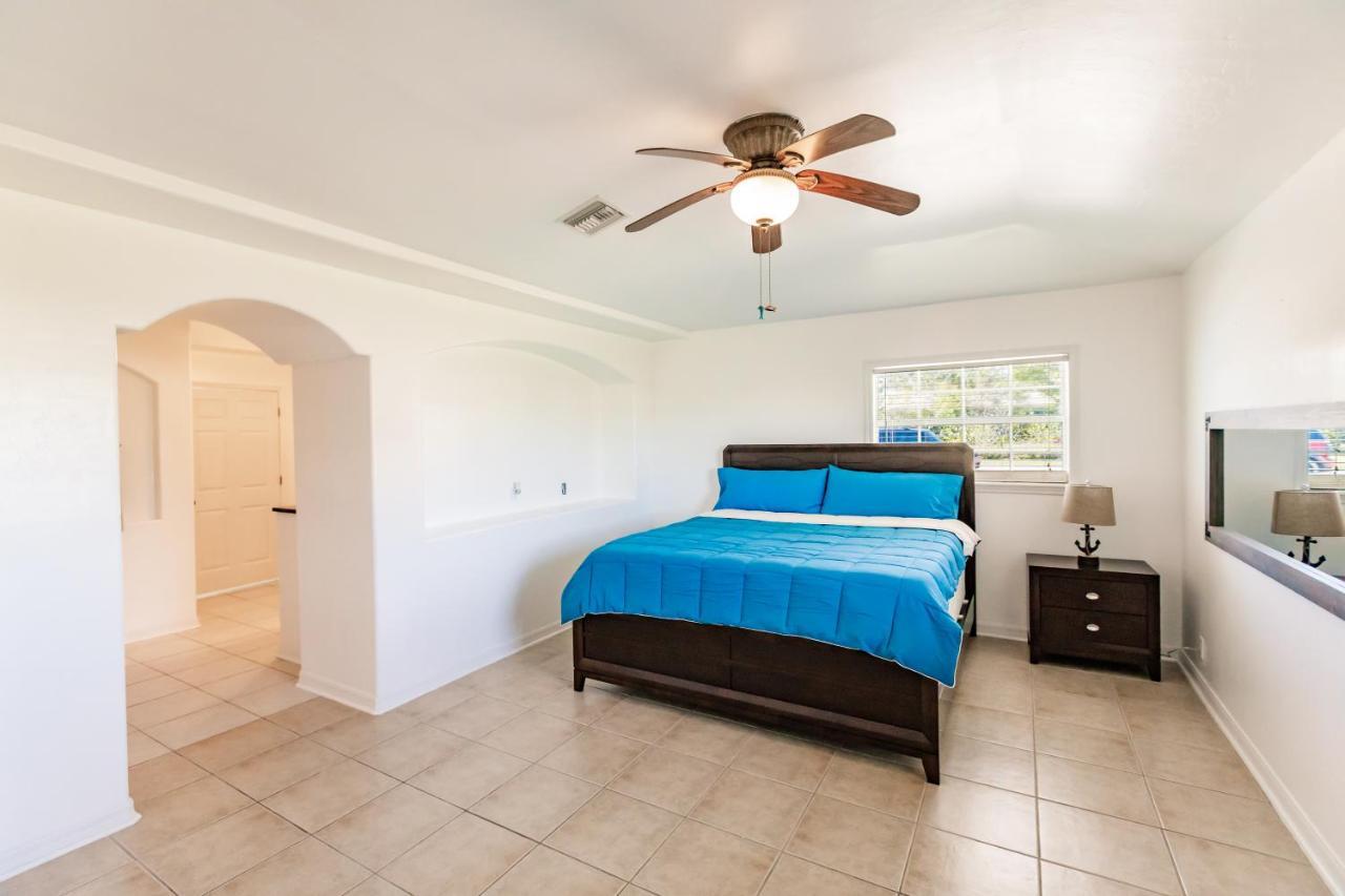 Holiday home New! Dock Canal Family W/pool & Gulf Access! *